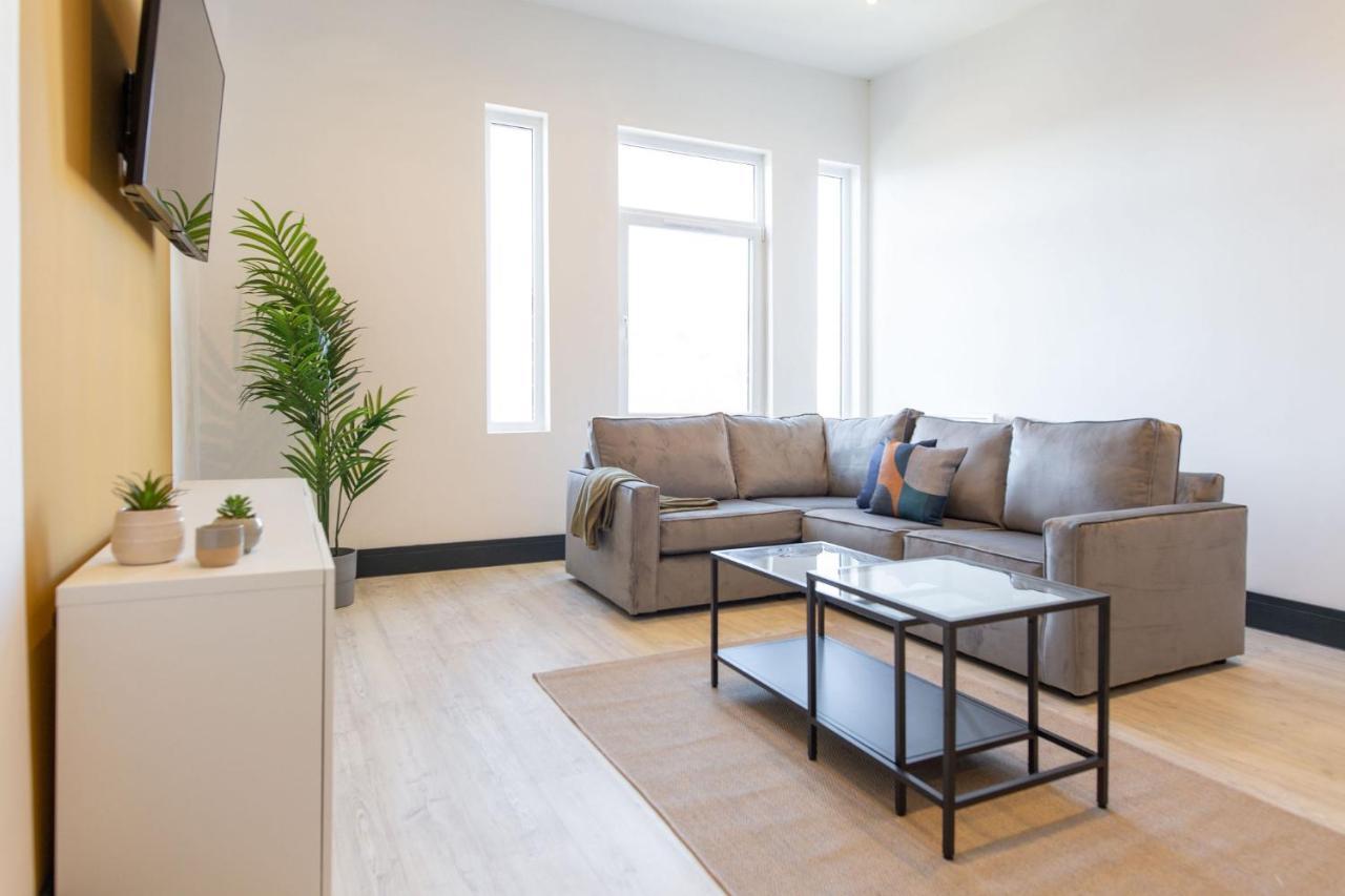 The Kingsway- 2 Bedroom Central Swansea Apartments By Stayright ภายนอก รูปภาพ
