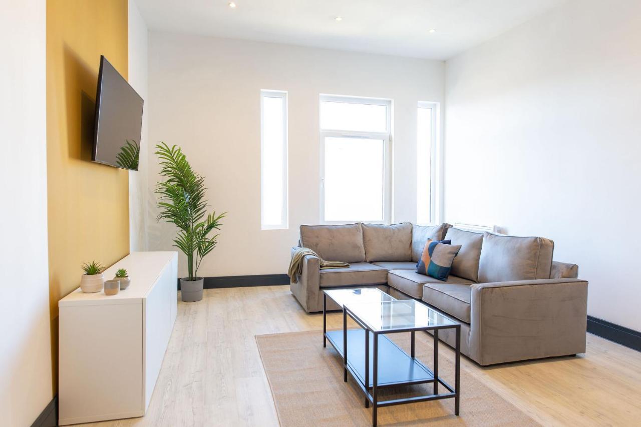 The Kingsway- 2 Bedroom Central Swansea Apartments By Stayright ภายนอก รูปภาพ