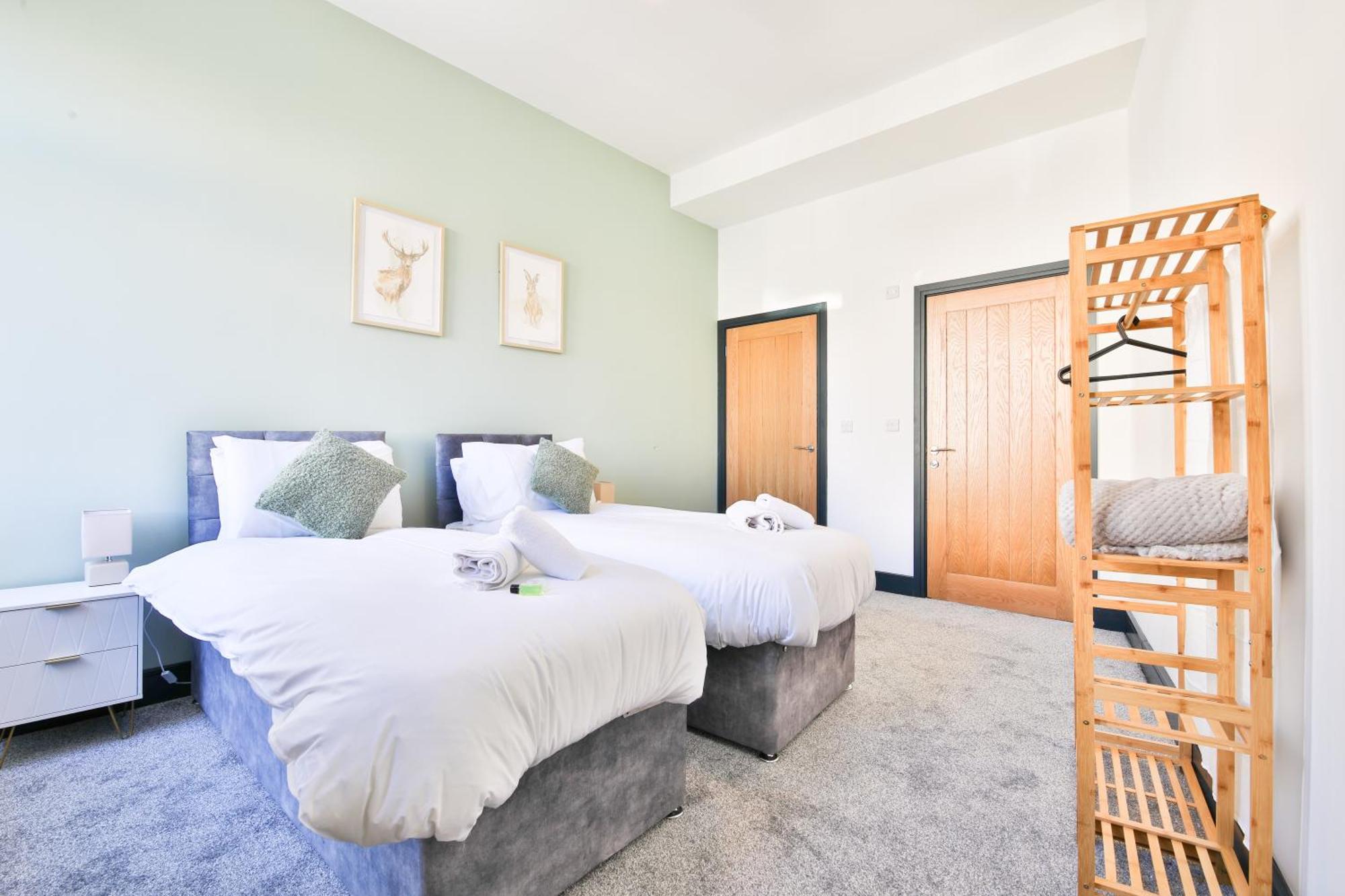 The Kingsway- 2 Bedroom Central Swansea Apartments By Stayright ภายนอก รูปภาพ