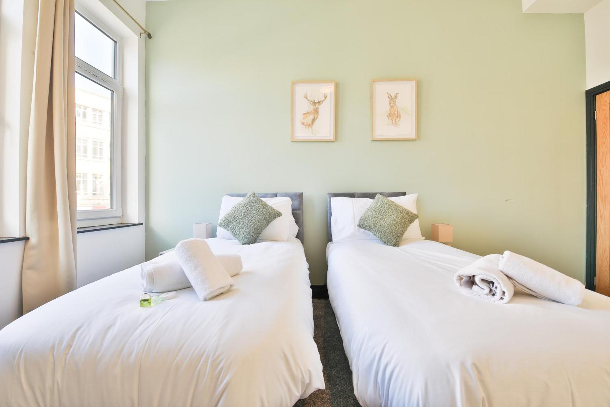The Kingsway- 2 Bedroom Central Swansea Apartments By Stayright ภายนอก รูปภาพ