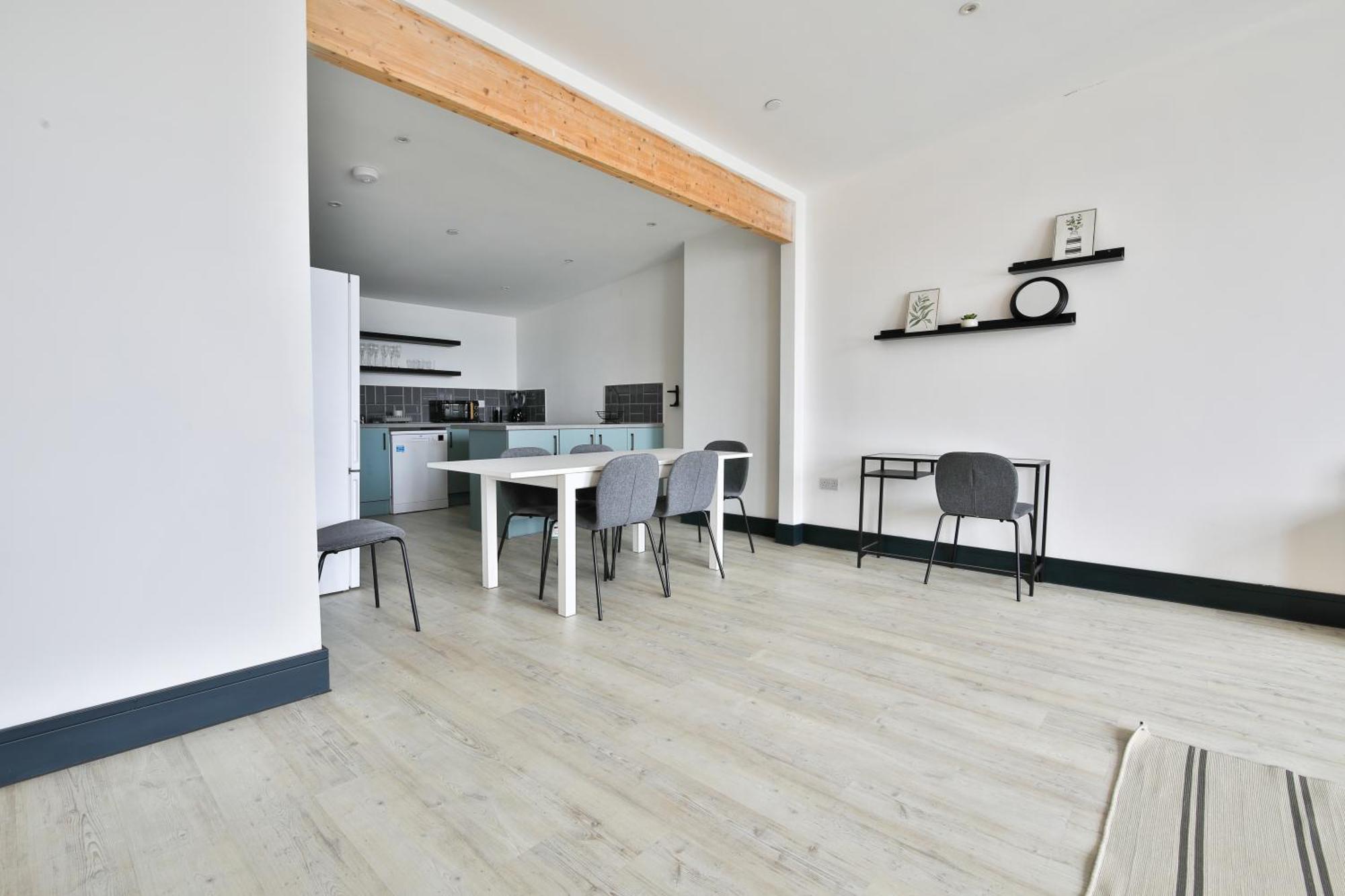 The Kingsway- 2 Bedroom Central Swansea Apartments By Stayright ภายนอก รูปภาพ