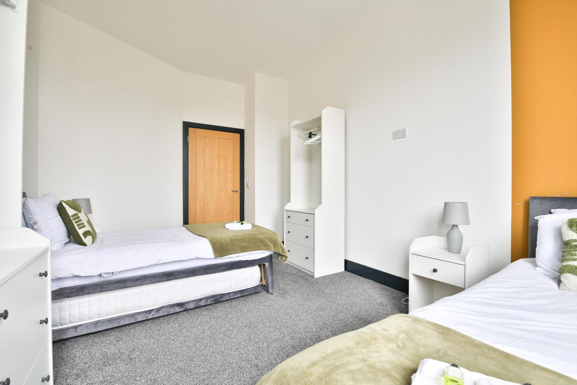 The Kingsway- 2 Bedroom Central Swansea Apartments By Stayright ภายนอก รูปภาพ