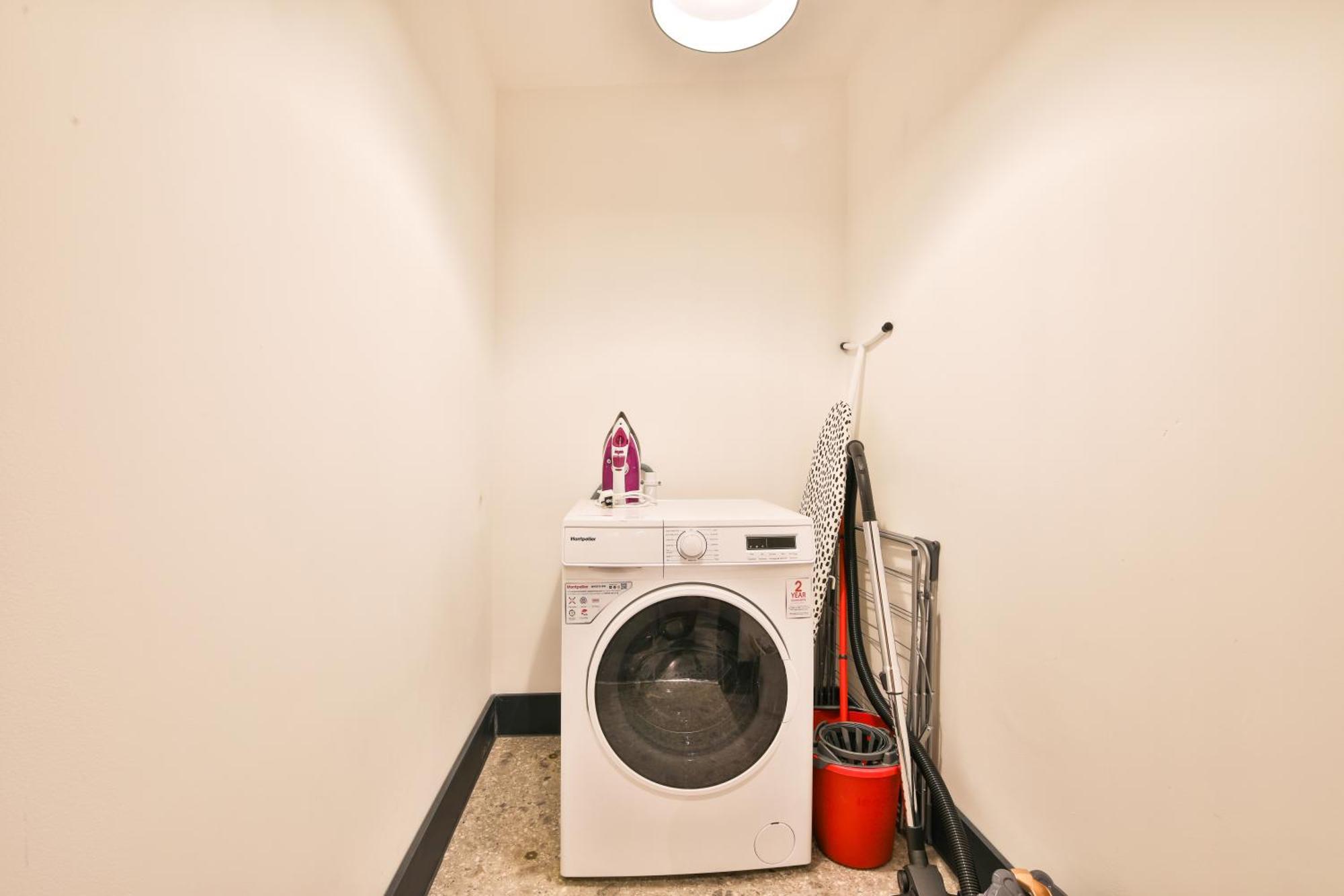 The Kingsway- 2 Bedroom Central Swansea Apartments By Stayright ภายนอก รูปภาพ