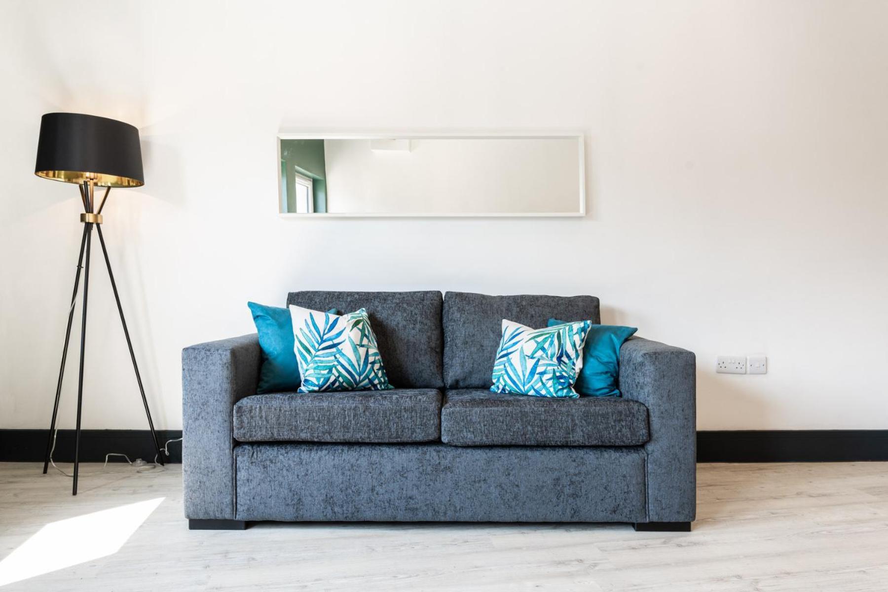 The Kingsway- 2 Bedroom Central Swansea Apartments By Stayright ภายนอก รูปภาพ