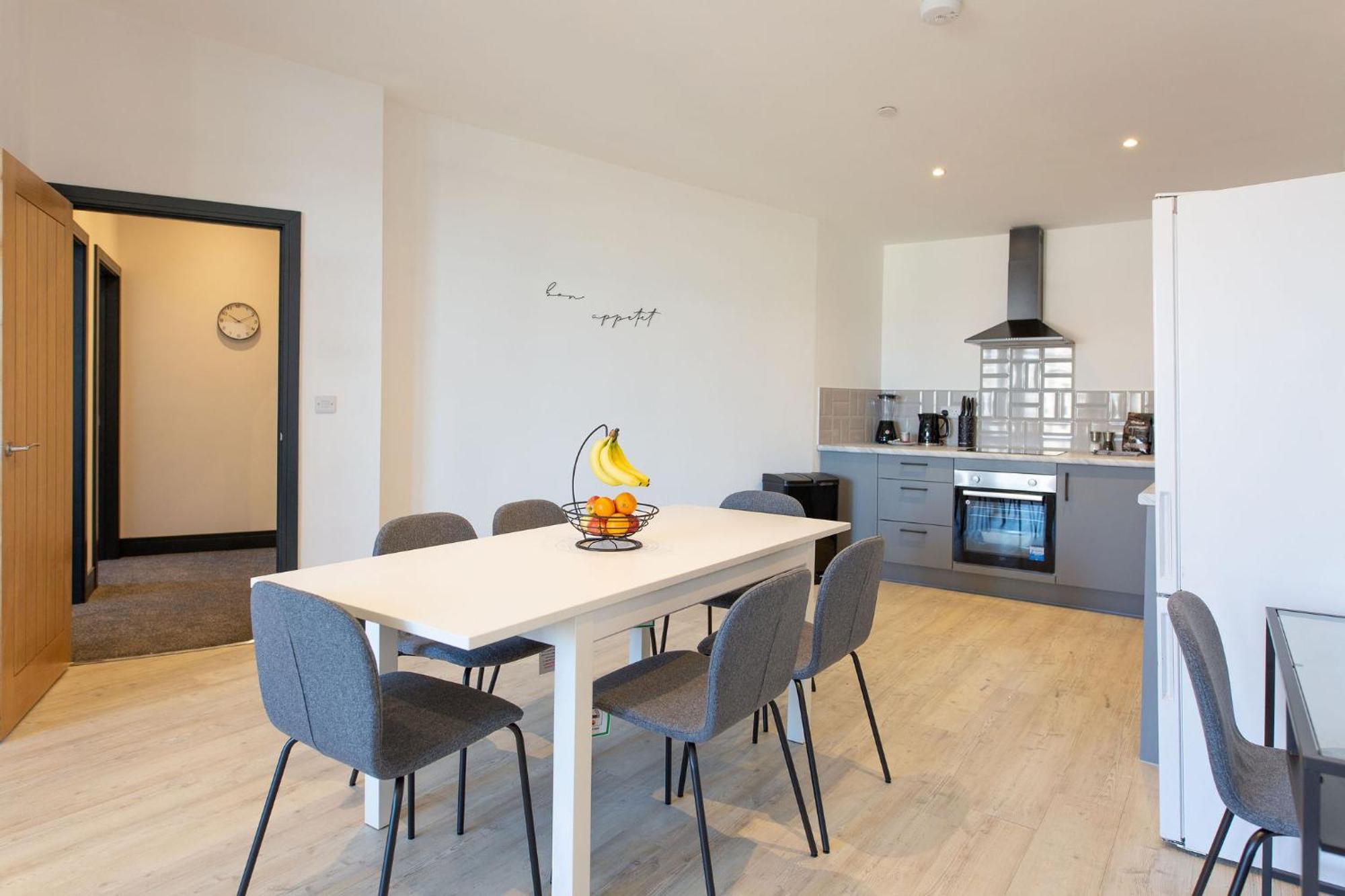 The Kingsway- 2 Bedroom Central Swansea Apartments By Stayright ภายนอก รูปภาพ