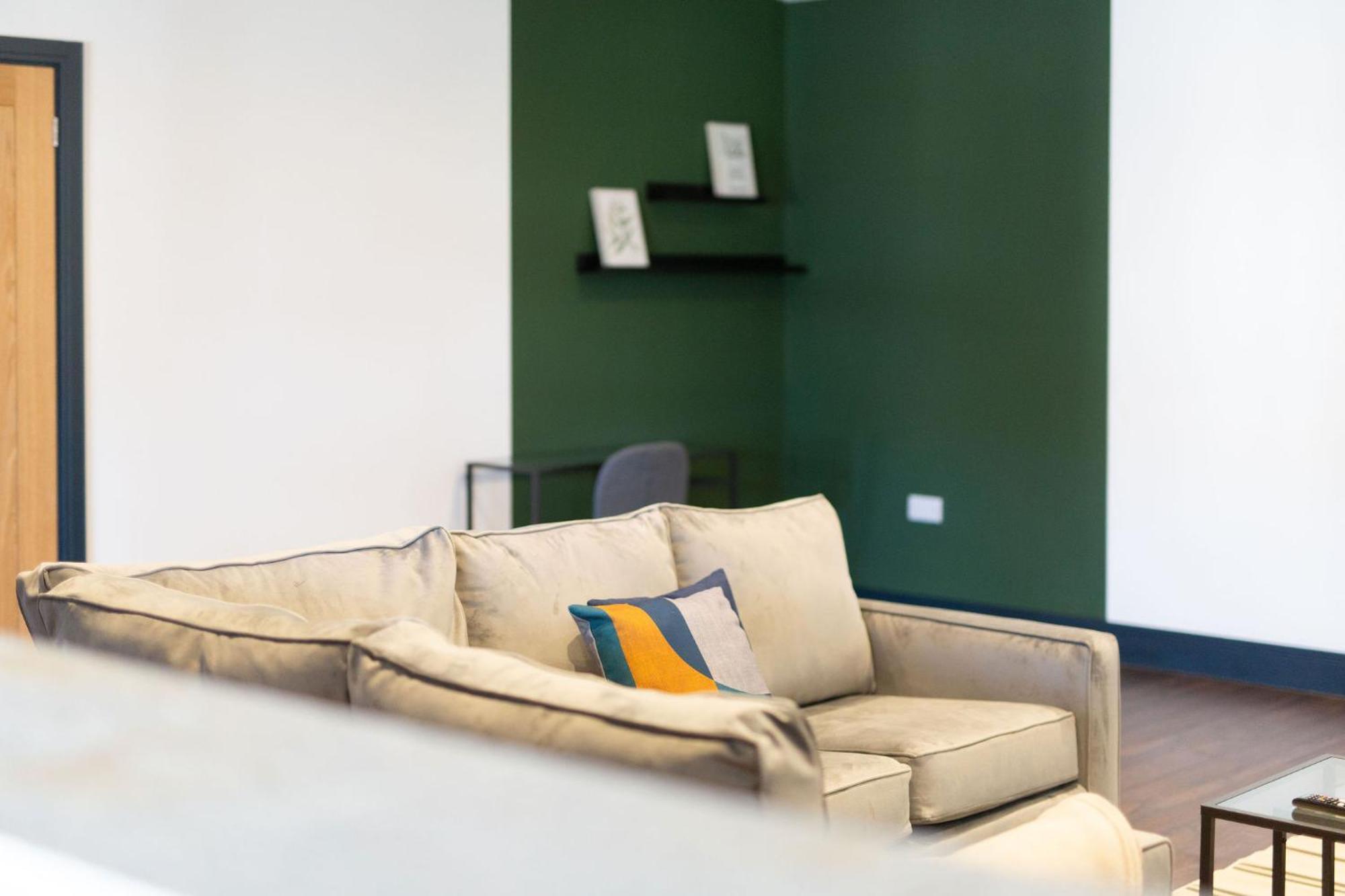 The Kingsway- 2 Bedroom Central Swansea Apartments By Stayright ภายนอก รูปภาพ